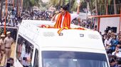 விஜய் வரும் நேரத்தில் பறந்து விழுந்த டிரோன்.. கோவை விமான நிலையத்தில் உச்ககட்ட பரபரப்பு