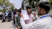 NEET UG 2026 Re-Exam: నిమిషం దాటితే గేట్లు క్లోజ్. కొత్త రూల్స్ చెక్ చేసుకోండి!
