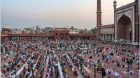 Eid-ul-Fitr 2026: जामा मस्जिद में नमाज के लिए उमड़ा जनसैलाब, दिल्ली हाई अलर्ट पर, द्वारका में सख्त सिक्योरिटी