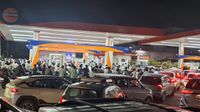 Lucknow Petrol Crisis: पेट्रोल की किल्लत? बाइक में सिर्फ ₹200-कार में ₹1000 का तेल! DM बोले- मांग 35% बढ़ी 