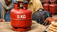 5kg Gas Cylinder: अब बिना कनेक्शन मिलेगा छोटू सिलेंडर, प्रवासी मजदूरों को राहत, कैसे उठाएं फायदा?
