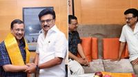 'हमारी सोच एक जैसी', तमिलनाडु चुनाव के बीच CM स्&zwj;टालिन से मिले AAP मुखिया केजरीवाल, क्&zwj;यों बोली ये बात? 