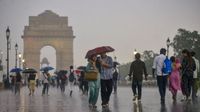 Delhi-NCR में झमाझम बारिश से राहत! 48 घंटे में फिर बदलेगा मौसम! क्या बरसेगी आग? IMD ने जारी किया अलर्ट