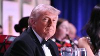 यह पढ़ें: Donald Trump: वॉशिंगटन के होटल में अंधाधुंध फायरिंग, मेज के नीचे छिपे ट्रंप, सामने आया Video