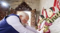 PM Modi ने मतुआ समुदाय के प्रमुख मंदिर में की पूजा-अर्चना, वोटिंग से पहले क्&zwj;यों अहम है ये दर्शन? 