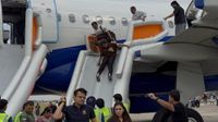 IndiGo की फ्लाइट में अचानक फटा पॉवर बैंक, आग से घायल हुए यात्री, कैसे और कब हुआ ये हादसा? Video