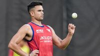 <strong>क्या सिर्फ ड्रिंक्स पिलाकर ही घर लौट जाएंगे अर्जुन तेंदुलकर? लखनऊ के लिए डेब्यू का मौका मिलेगा या नहीं</strong>?