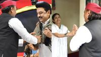 TN Politics 2026: कांग्रेस ने छोड़ा स्टालिन का साथ, अखिलेश ने थामा हाथ! बोले- मुसीबत में साथ छोड़ने वाले नहीं 
