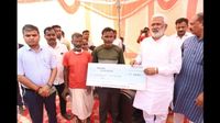 UP News: प्रयागराज में आंधी-तूफान से प्रभावित क्षेत्रों का प्रभारी मंत्री ने किया दौरा, पीड़ित परिवारों को बंधाया ढांढस