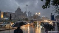 यह पढ़ें:Bengaluru Weather: बेंगलुरु समेत कर्नाटक में मानसून ने पकड़ी रफ्तार, तेज हवाओं के साथ भारी बारिश का IMD अलर्ट यह पढ़ें:Bengaluru Weather: बेंगलुरु समेत कर्नाटक में मानसून ने पकड़ी रफ्तार, तेज हवाओं के साथ भारी बारिश का IMD अलर्ट