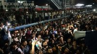 छात्रों की नाराजगी या सोची-समझी साजिश? पटना पाटलिपुत्र स्टेशन हिंसा के बीच क्यों चर्चा में आया खान सर का नाम? छात्रों की नाराजगी या सोची-समझी साजिश? पटना पाटलिपुत्र स्टेशन हिंसा के बीच क्यों चर्चा में आया खान सर का नाम?