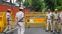 Video: फ्लाईओवर से कूदकर मरने की ठान चुका था शख्स, तभी दिल्ली पुलिस ने किया ऐसा 'दिमागी खेल', बदल गई कहानी