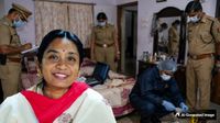 DU Professor Debosmita Paul कौन थी? Delhi के बंद फ्लैट में मिली लाश, हत्या की सुई किस ओर? 