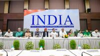 INDIA Bloc Meeting: संसद से सड़क तक सरकार को घेरने का प्लान तैयार, विपक्ष की दिल्ली बैठक में क्या तय हुआ? INDIA Bloc Meeting: संसद से सड़क तक सरकार को घेरने का प्लान तैयार, विपक्ष की दिल्ली बैठक में क्या तय हुआ?