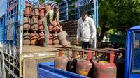 LPG Cylinder: उज्ज्वला के लाभार्थियों के लिए बुरी खबर! बदल गया सब्सिडी वाले सिलेंडर का नियम, कितनी होगी कटौती? LPG Cylinder: उज्ज्वला के लाभार्थियों के लिए बुरी खबर! बदल गया सब्सिडी वाले सिलेंडर का नियम, कितनी होगी कटौती?