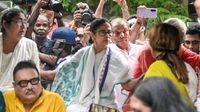 TMC में बगावत के बीच ममता का बड़ा दांव,क्या INDIA गठबंधन बनेगा सहारा? या दीदी का आखिरी उम्मीद भी होगी खत्म TMC में बगावत के बीच ममता का बड़ा दांव,क्या INDIA गठबंधन बनेगा सहारा? या दीदी का आखिरी उम्मीद भी होगी खत्म