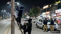 Pakistan CCTV Theft: चोरी रोकने के लिए लगाए CCTV कैमरे ही उड़ा ले गए चोर, 26 दिन बाद पुलिस कैसे लगी खबर?