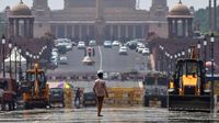 Delhi NCR Rain: दिल्ली में मौसम का यू-टर्न, धूल भरी आंधी से दिन में छाया अंधेरा, IMD ने जारी किया अलर्ट