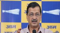 'मोदी सरकार ने ई-20 पेट्रोल पर ऑटो कंपनियों से बुलवाया झूठ', केजरीवाल का बड़ा हमला 'मोदी सरकार ने ई-20 पेट्रोल पर ऑटो कंपनियों से बुलवाया झूठ', केजरीवाल का बड़ा हमला