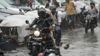 यह पढ़ें: Delhi-NCR Monsoon: तेज हवाओं के साथ बरसे बादल, अकासा एयर ने जारी की एडवाइजरी, चेक करें IMD अपडेट