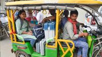 क्या सच में मोबाइल ऐप से बंद हो सकता है E-Rickshaw? इंटरनेट पर Viral Video का क्या है पूरा मामला