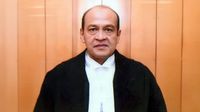 जज का इस्तीफा भी नहीं आएगा काम? जस्टिस वर्मा को पद से हटाने के प्रस्ताव पर संसद में मचेगा घमासान,क्या है नियम? जज का इस्तीफा भी नहीं आएगा काम? जस्टिस वर्मा को पद से हटाने के प्रस्ताव पर संसद में मचेगा घमासान,क्या है नियम?