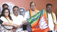 ममता बनर्जी को झटका! TMC छोड़ BJP में शामिल हुए 3 बड़े चेहरे, कौन हैं सुष्मिता देव, प्रकाश चिक और सुखेंदु शेखर ममता बनर्जी को झटका! TMC छोड़ BJP में शामिल हुए 3 बड़े चेहरे, कौन हैं सुष्मिता देव, प्रकाश चिक और सुखेंदु शेखर
