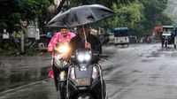Weather Forecast Today: दिल्ली से लेकर UP तक मौसम खराब, 12 राज्यों में Rain Alert, IMD ने क्या कहा? Weather Forecast Today: दिल्ली से लेकर UP तक मौसम खराब, 12 राज्यों में Rain Alert, IMD ने क्या कहा?