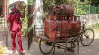 As LPG Gas Shortage Bites, Thieves Make Off With Delivery Cylinders In Tamil Nadu