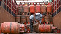 LPG New Rule: ಎಲ್ಪಿಜಿ ಹೊಸ ನಿಯಮ: ಪಿಎನ್ಜಿ ಸಂಪರ್ಕ ಇದ್ದರೆ ಇನ್ನು ಮುಂದೆ ಸಿಲಿಂಡರ್ ಸಿಗಲ್ಲ LPG New Rule: ಎಲ್ಪಿಜಿ ಹೊಸ ನಿಯಮ: ಪಿಎನ್ಜಿ ಸಂಪರ್ಕ ಇದ್ದರೆ ಇನ್ನು ಮುಂದೆ ಸಿಲಿಂಡರ್ ಸಿಗಲ್ಲ