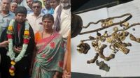 Gold: ಗದಗ - ಲಕ್ಕುಂಡಿ ಚಿನ್ನದ ನಿಧಿ ಪ್ರಕರಣಕ್ಕೆ ರೋಚಕ ತಿರುವು: 664 ಗ್ರಾಂ ಚಿನ್ನದ ಮೌಲ್ಯಕ್ಕೆ ಟ್ವಿಸ್ಟ್, ಹೊಸ ವಿಷಯ ರಿವೀಲ್ Gold: ಗದಗ - ಲಕ್ಕುಂಡಿ ಚಿನ್ನದ ನಿಧಿ ಪ್ರಕರಣಕ್ಕೆ ರೋಚಕ ತಿರುವು: 664 ಗ್ರಾಂ ಚಿನ್ನದ ಮೌಲ್ಯಕ್ಕೆ ಟ್ವಿಸ್ಟ್, ಹೊಸ ವಿಷಯ ರಿವೀಲ್