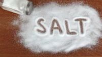 Salt Vastu Tips: ಕೇವಲ 5 ನಿಮಿಷಗಳಲ್ಲಿ ಮನೆಯ ನಕಾರಾತ್ಮಕ ಶಕ್ತಿಯನ್ನು ದೂರ ಮಾಡುವ ವಾಸ್ತು ಉಪಾಯ