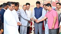 ಸತ್ಯಸಾಯಿ ಗ್ರಾಮದಲ್ಲಿ ರಾಜ್ಯ ಮಟ್ಟದ ವಕೀಲರ ಸಂಘದ ಕ್ರಿಕೆಟ್ ಟೂರ್ನಿಗೆ ಚಾಲನೆ ಸತ್ಯಸಾಯಿ ಗ್ರಾಮದಲ್ಲಿ ರಾಜ್ಯ ಮಟ್ಟದ ವಕೀಲರ ಸಂಘದ ಕ್ರಿಕೆಟ್ ಟೂರ್ನಿಗೆ ಚಾಲನೆ