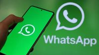 WhatsApp: ಇನ್ಮುಂದೆ ಫೋನ್ ನಂಬರ್ ಇಲ್ಲದೆ ವಾಟ್ಸಾಪ್ ಚಾಟ್ ಮಾಡಬಹುದು, ಇಲ್ಲಿದೆ ಹೊಸ ಅಪ್ಡೇಟ್ WhatsApp: ಇನ್ಮುಂದೆ ಫೋನ್ ನಂಬರ್ ಇಲ್ಲದೆ ವಾಟ್ಸಾಪ್ ಚಾಟ್ ಮಾಡಬಹುದು, ಇಲ್ಲಿದೆ ಹೊಸ ಅಪ್ಡೇಟ್