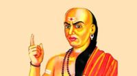 ಚಾಣಕ್ಯ ನೀತಿ: ಸಮಾಜದಲ್ಲಿ ಗೌರವ ಸಿಗಬೇಕೆ? ಹಾಗಾದರೆ ಜೀವನದಲ್ಲಿ ಈ 7 ಅಭ್ಯಾಸಗಳನ್ನು ರೂಢಿಸಿಕೊಳ್ಳಿ