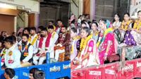 ಒಂದೇ ಕುಟುಂಬದ 14 ಗಂಡುಮಕ್ಕಳಿಗೆ ಮಂಟಪದಲ್ಲಿ ಒಂದೇ ಸಲ ಮದುವೆ, ಟ್ರ್ಯಾಕ್ಟರ್ನಲ್ಲಿ ಮೆರವಣಿಗೆ; ಕಾರಣ ಕೇಳಿ ಗಾಬರಿ ಆಗ್ಬೇಡಿ ಒಂದೇ ಕುಟುಂಬದ 14 ಗಂಡುಮಕ್ಕಳಿಗೆ ಮಂಟಪದಲ್ಲಿ ಒಂದೇ ಸಲ ಮದುವೆ, ಟ್ರ್ಯಾಕ್ಟರ್ನಲ್ಲಿ ಮೆರವಣಿಗೆ; ಕಾರಣ ಕೇಳಿ ಗಾಬರಿ ಆಗ್ಬೇಡಿ