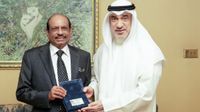 കുവൈത്ത് ഗോള്ഡന് വിസ എത്ര വര്ഷത്തേക്ക്? ആദ്യത്തേത് ലുലു ഗ്രൂപ്പ് ചെയര്മാന് എംഎ യൂസഫലിക്ക് കുവൈത്ത് ഗോള്ഡന് വിസ എത്ര വര്ഷത്തേക്ക്? ആദ്യത്തേത് ലുലു ഗ്രൂപ്പ് ചെയര്മാന് എംഎ യൂസഫലിക്ക്