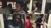 கர்நாடகாவில் தமிழக லாரி டிரைவரிடம் லஞ்சம்! செமயாக சிக்கிய போலீஸ்.. கடைசியில் நடந்த தரமான சம்பவம் கர்நாடகாவில் தமிழக லாரி டிரைவரிடம் லஞ்சம்! செமயாக சிக்கிய போலீஸ்.. கடைசியில் நடந்த தரமான சம்பவம்