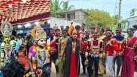 Kulasai Dasara: குலசை தசரா கலைநிகழ்ச்சிகளுடன் கோலாகலம்.. நாளை சூரசம்ஹாரம்! குவிய தொடங்கிய பக்தர்கள் Kulasai Dasara: குலசை தசரா கலைநிகழ்ச்சிகளுடன் கோலாகலம்.. நாளை சூரசம்ஹாரம்! குவிய தொடங்கிய பக்தர்கள்