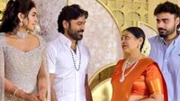 Saranya Ponvannan : சரண்யா பொன்வண்ணன் மகள் வரவேற்பில் தனுஷ்.. மேடையில் நடந்த சம்பவம்! Saranya Ponvannan : சரண்யா பொன்வண்ணன் மகள் வரவேற்பில் தனுஷ்.. மேடையில் நடந்த சம்பவம்!