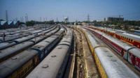 90% பேருக்கு தெரியாது.. கலர் கலராக இருக்கும் ரயில்கள்.. ஒவ்வொன்றுக்கும் என்ன அர்த்தம் தெரியுமா!