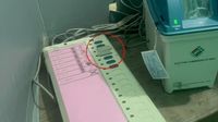தாமரை சின்னத்தில் டேப்? 