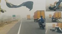 கோவை - திருச்சி நெடுஞ்சாலையில் ஷாக்.. பேனர் கிழிந்து விழுந்ததில் பைக்கில் சென்றவருக்கு நேர்ந்த கதி! வீடியோ