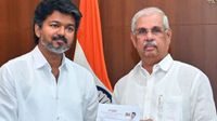இன்று மாலை மீண்டும் ஆளுநரை சந்திக்கும் விஜய்.. ஆட்சியமைப்பது தொடர்பாக 3வது முறையாக மீட்டிங் இன்று மாலை மீண்டும் ஆளுநரை சந்திக்கும் விஜய்.. ஆட்சியமைப்பது தொடர்பாக 3வது முறையாக மீட்டிங்