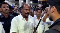 கிளாம்பாக்கம் பஸ் ஸ்டாண்டில் அமைச்சர் தமிழன் பார்த்திபனை கேள்விகளால் துளைத்த மக்கள்