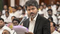 ஆரம்பமே அதிரடி.. முதல்வர் விஜய் படைத்த புதிய சாதனை.. கூடவே வந்த ஒரு சர்ச்சை! என்ன மேட்டர் ஆரம்பமே அதிரடி.. முதல்வர் விஜய் படைத்த புதிய சாதனை.. கூடவே வந்த ஒரு சர்ச்சை! என்ன மேட்டர்