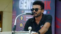 GENZ DMK ஒருங்கிணைப்பாளர் அன்பானந்தன் அரியப்பனை கைது செய்ய நள்ளிரவில் குவிந்த போலீஸ் படை GENZ DMK ஒருங்கிணைப்பாளர் அன்பானந்தன் அரியப்பனை கைது செய்ய நள்ளிரவில் குவிந்த போலீஸ் படை