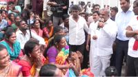 போராடும் தூய்மை பணியாளர்களை 15 நாளுக்கு பின் சந்தித்த அமைச்சர்கள்! முதல் நாளே வராதது ஏன் என விளக்கம் போராடும் தூய்மை பணியாளர்களை 15 நாளுக்கு பின் சந்தித்த அமைச்சர்கள்! முதல் நாளே வராதது ஏன் என விளக்கம்