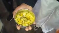 షాకింగ్: మధ్యాహ్న భోజనంలో చచ్చిన ఎలుక.. విద్యార్థులకు అస్వస్థత షాకింగ్: మధ్యాహ్న భోజనంలో చచ్చిన ఎలుక.. విద్యార్థులకు అస్వస్థత