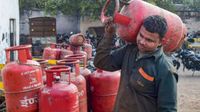 LPG Gas Cylinder:  24 గంటల్లో 53.5 లక్షల గ్యాస్ సిలిండర్లు డెలివరీ.. 